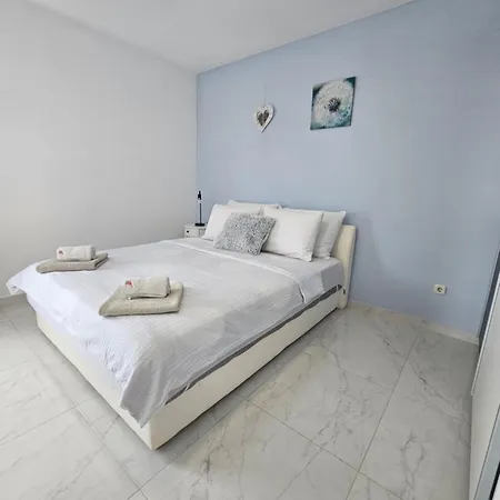 Aurora Apartment Jezera