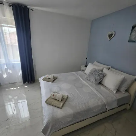 Aurora Apartment