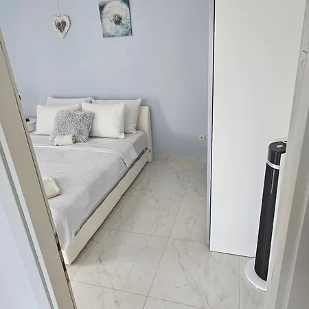 Apartman Aurora *