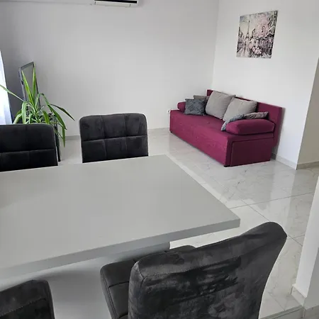 Aurora Apartment Jezera
