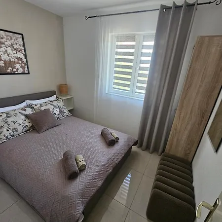 Aurora Appartement *