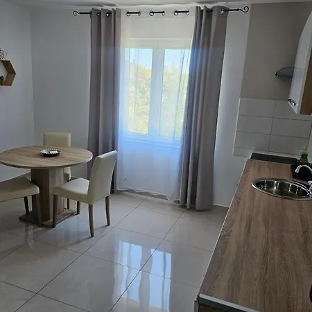 Aurora Appartement Jezera
